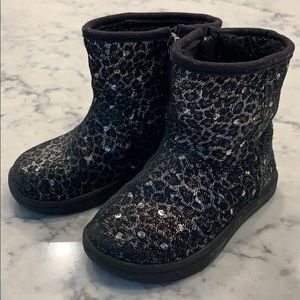 Preloved UGG’s toddler cheetah print uggs size 6